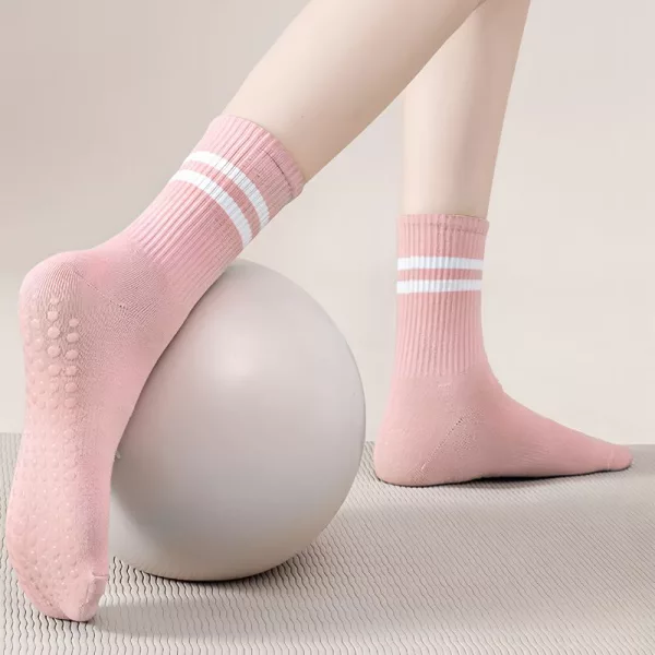 grip socks, pilates socks, women socks, non slip socks, barre socks