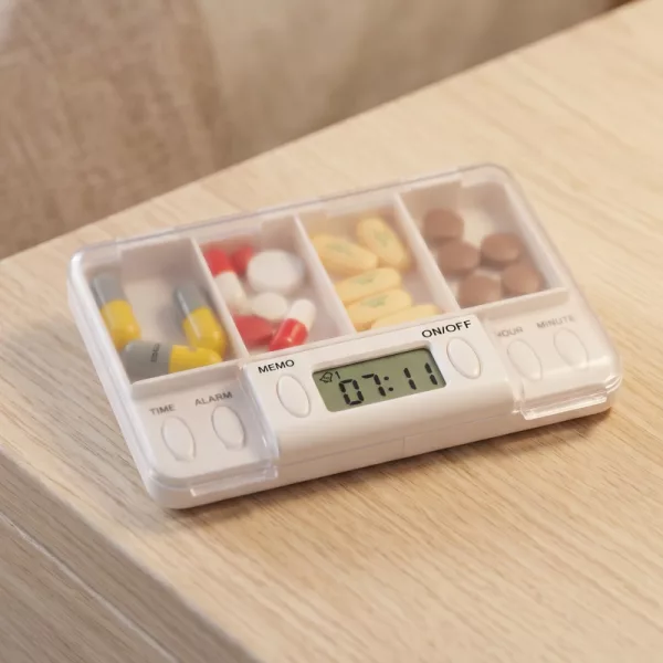pill box with timer, pill box with alarm, pill dispenser with timer, medication box with timer